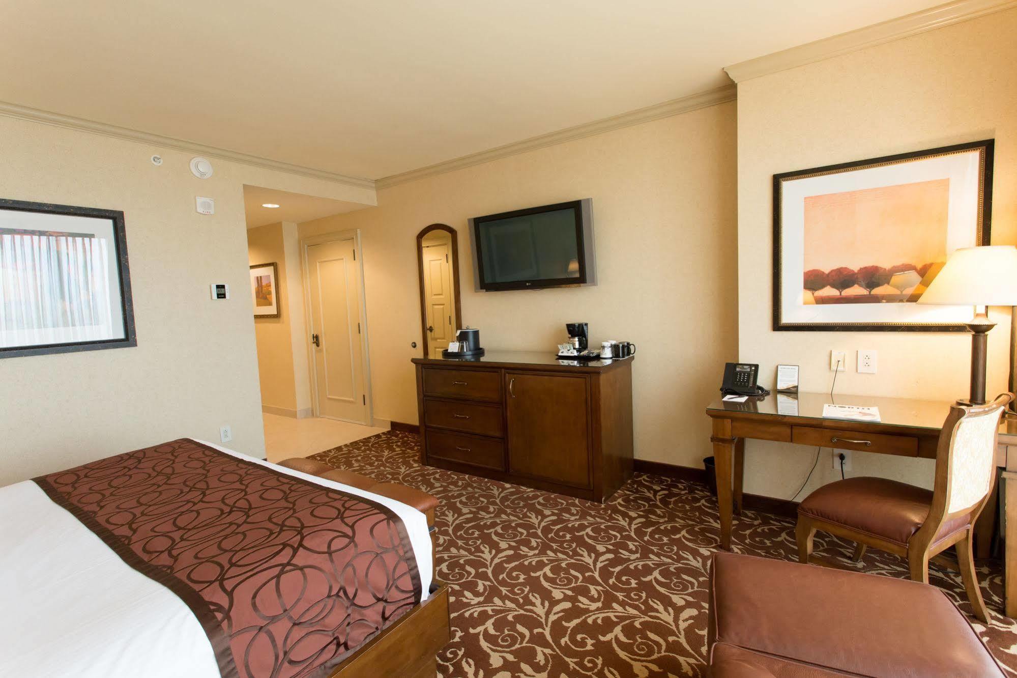 อาร์โกซี กาสิโน โฮเต็ล แอนด์ สปา Hotel Riverside ภายนอก รูปภาพ